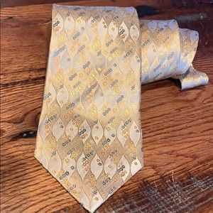 Gold textured 100% silk tie made in Italy, clean
